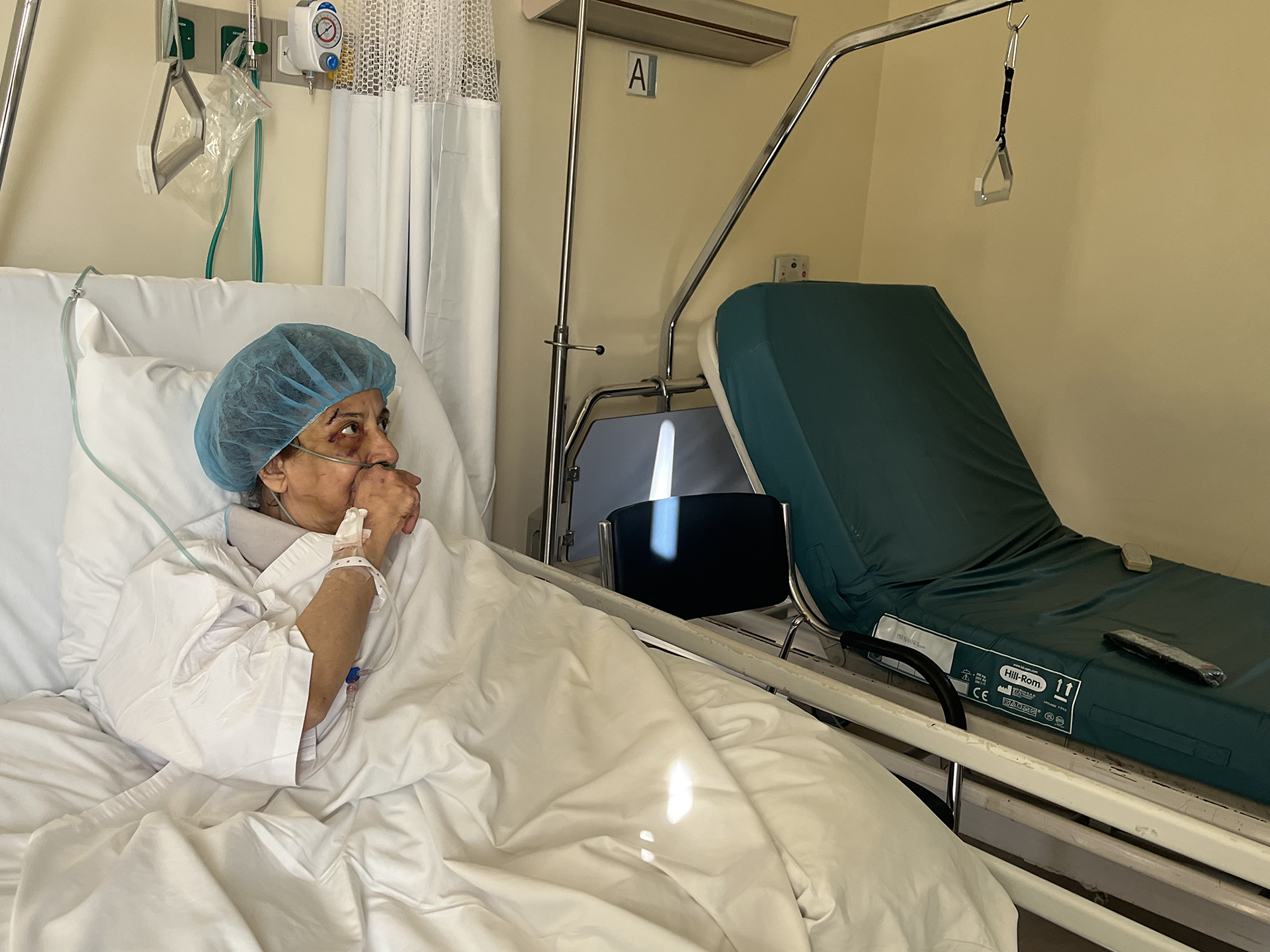 Στα επείγοντα ενός νοσοκομείου στη Βηρυτό: «Είμαστε ακόμα εδώ και δίνουμε αγώνα»-1