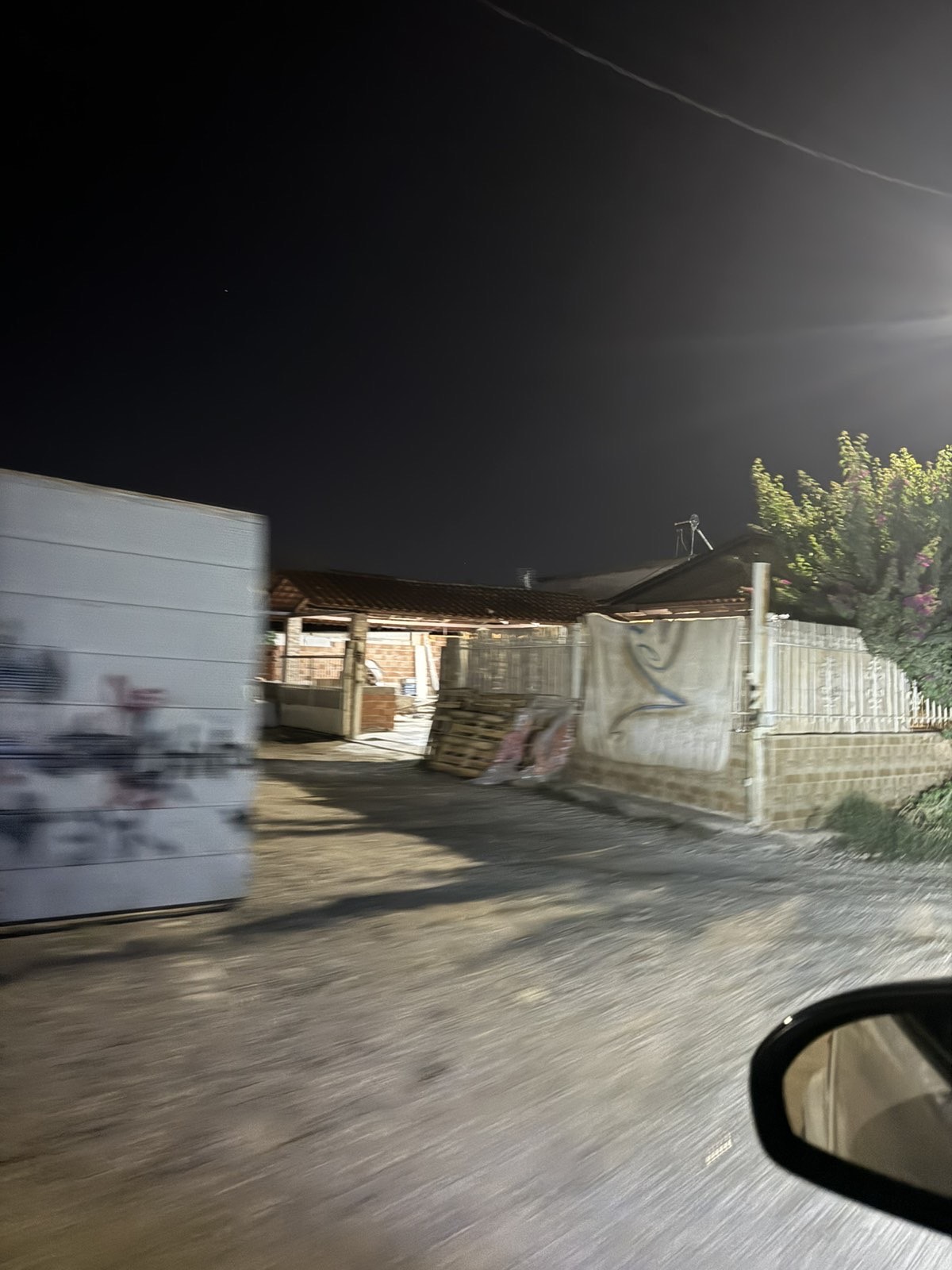 Στους καταυλισμούς της Δυτικής Αττικής «κανείς δεν νιώθει ασφαλής»-3