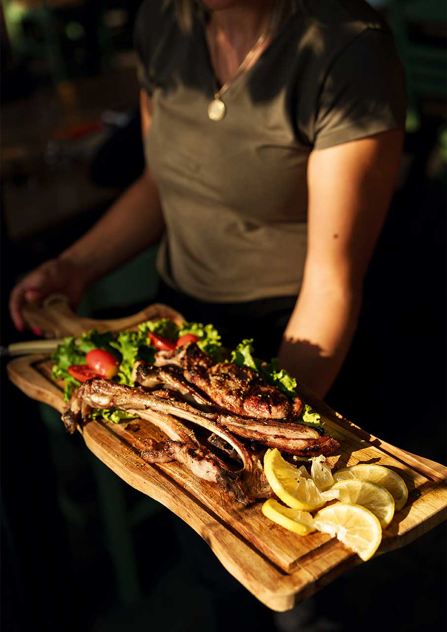 Αρναία: Το χωριό της Χαλκιδικής με τα επιβλητικά αρχοντικά-6