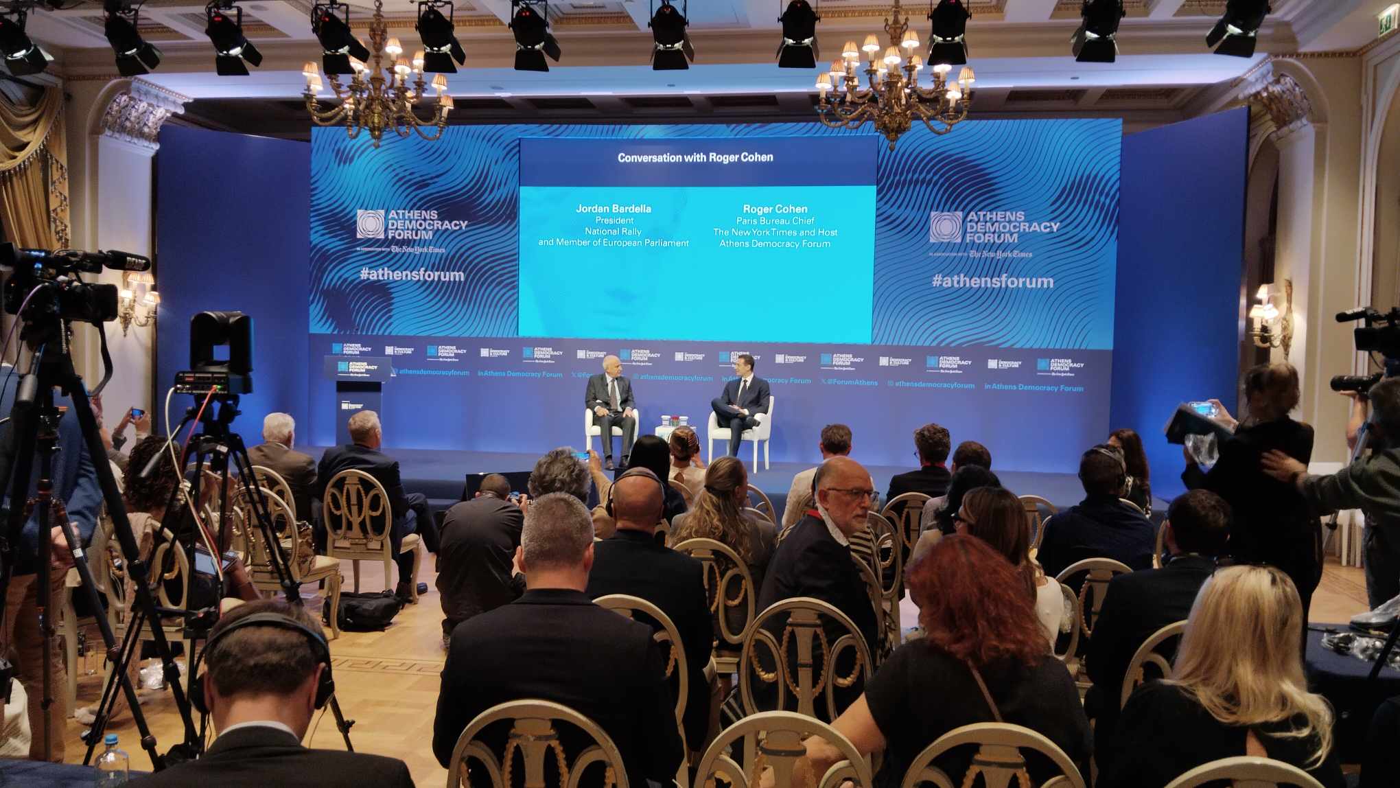 Ζορντάν Μπαρντελά: Ο Μακρόν δεν θα αντέξει έως το 2027-1