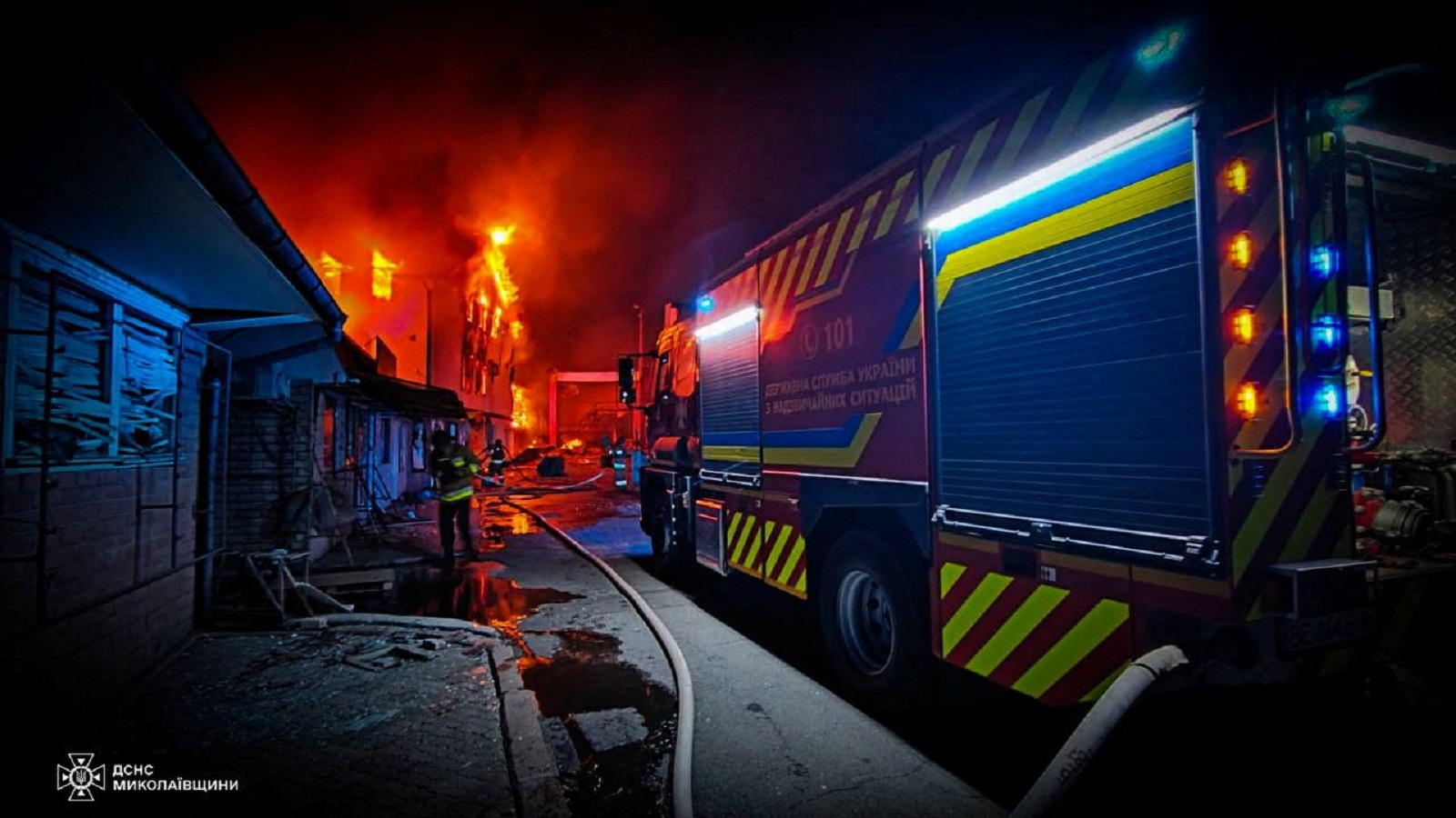 Ουκρανία: Μία νεκρή και 16 τραυματίες από ρωσική επίθεση στο Μικολάιβ [εικόνες]-4