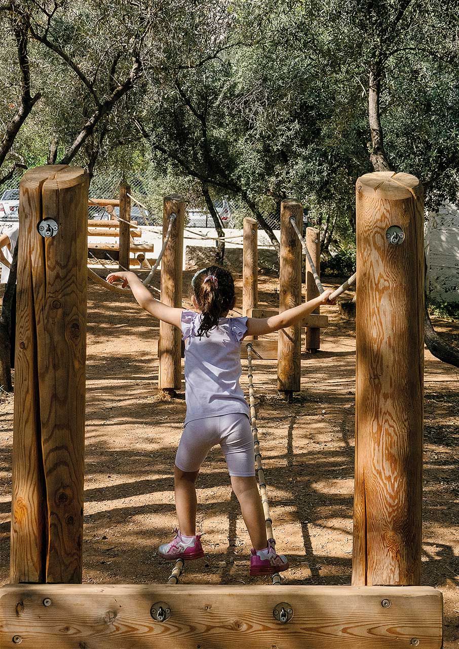 Πήγατε στη νέα παιδική χαρά στους πρόποδες της Ακρόπολης;-1
