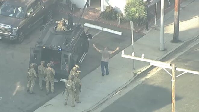 ηπα-διώξεις-σε-βάρος-δεκάδων-μελών-νεο-563252518