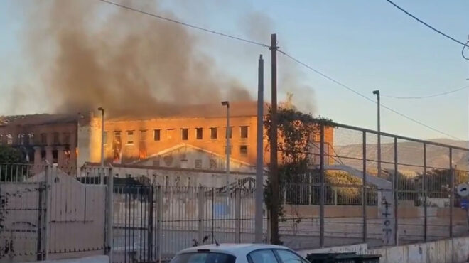 νίκαια-φωτιά-τώρα-σε-εγκαταλελειμμέν-563261668