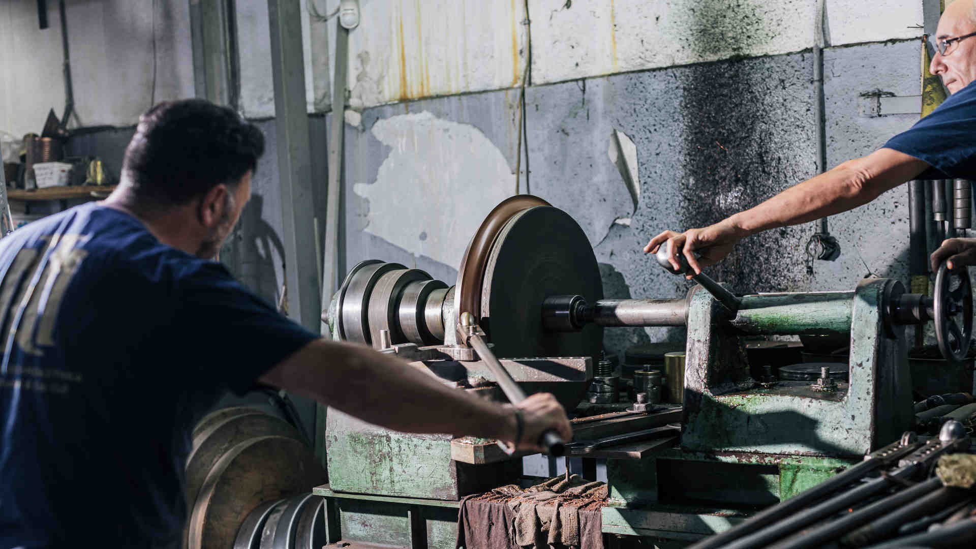 3 αθηναϊκά εργαστήρια χειροποίητων ταψιών και οι ιστορίες τους-3
