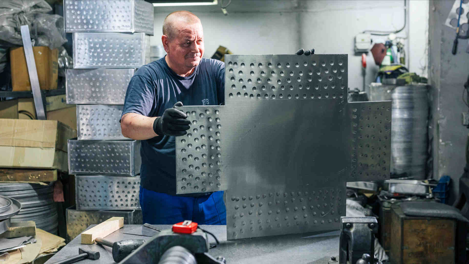 3 αθηναϊκά εργαστήρια χειροποίητων ταψιών και οι ιστορίες τους-1