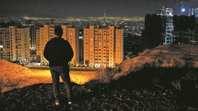 το-ιράν-σχεδιάζει-να-αυξήσει-τον-στρατ-563293555