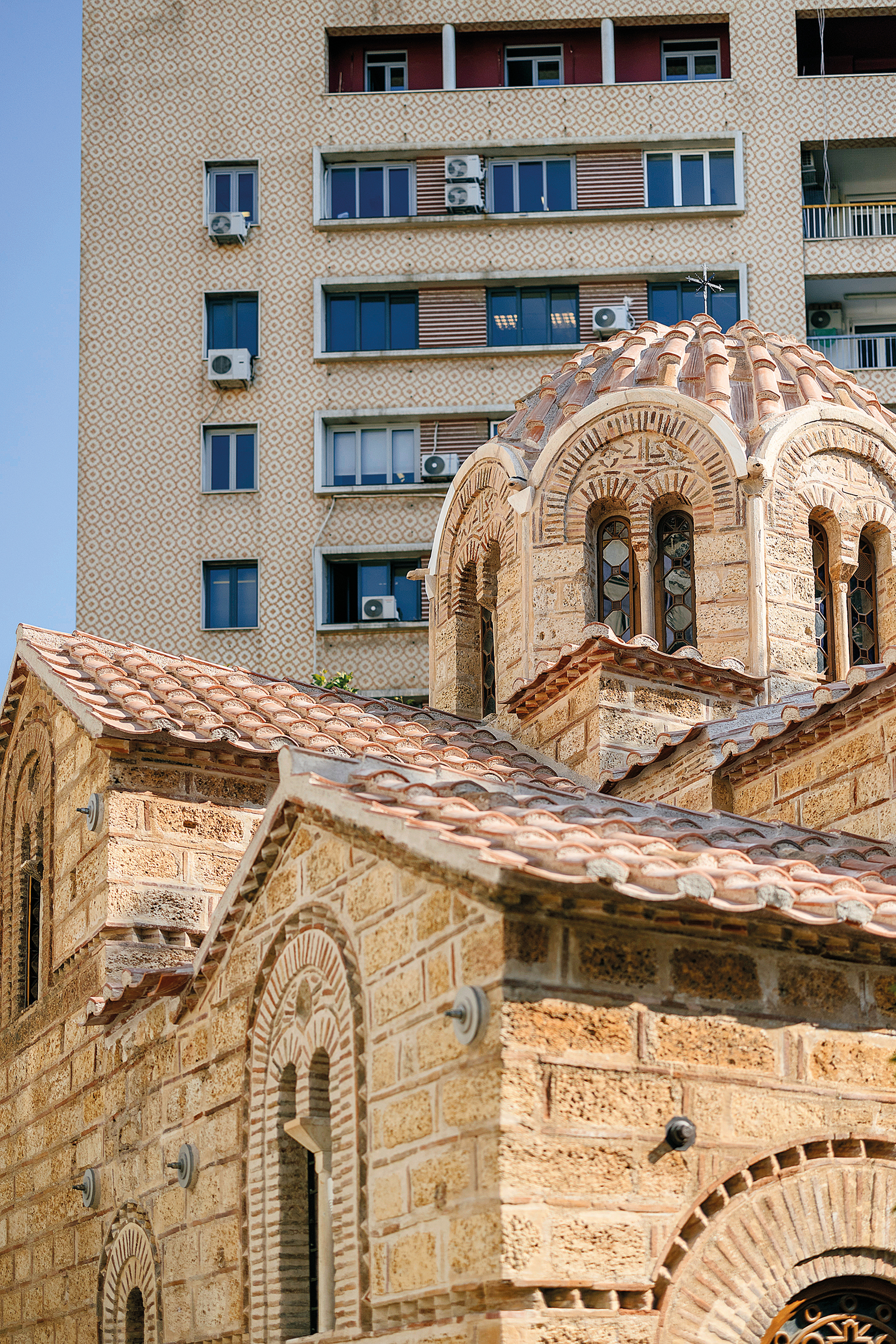 Για ζουμερά παϊδάκια και γύρο στα κάρβουνα στην Πλατεία Αγίων Θεοδώρων-1