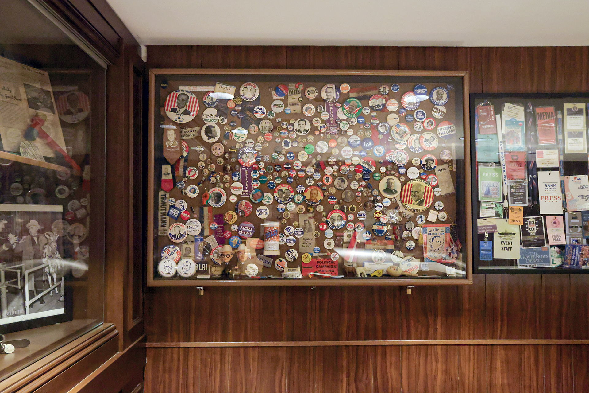 Στην πιο θρυλική «ελληνική» ταβέρνα του Σικάγου-7