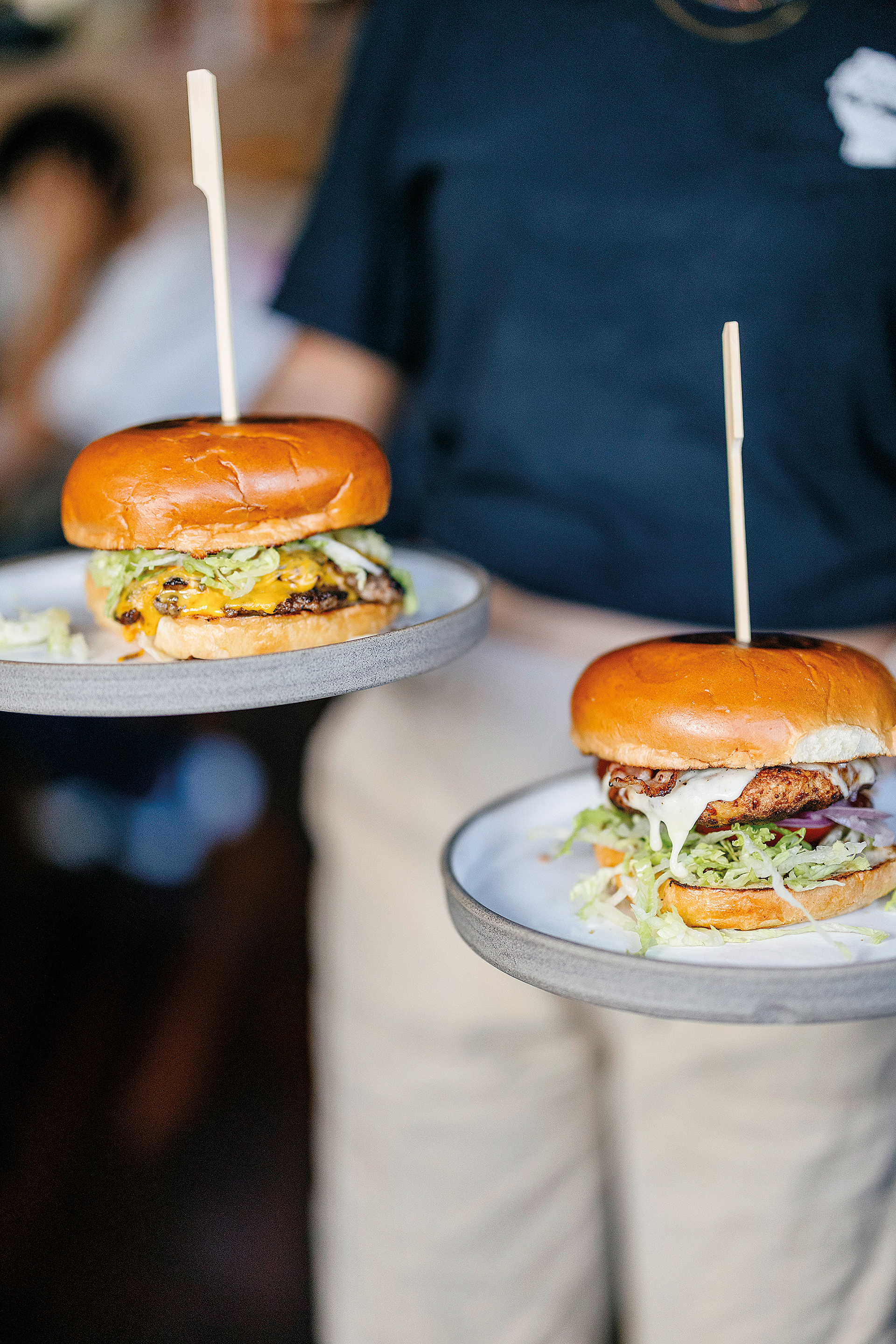 Για ζουμερά παϊδάκια και γύρο στα κάρβουνα στην Πλατεία Αγίων Θεοδώρων-5