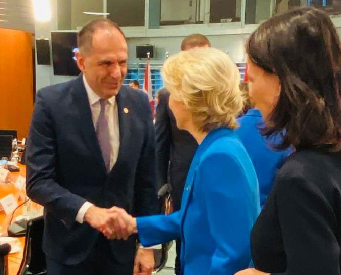 Οροι από Ε.Ε. στα Τίρανα για τη μειονότητα-1