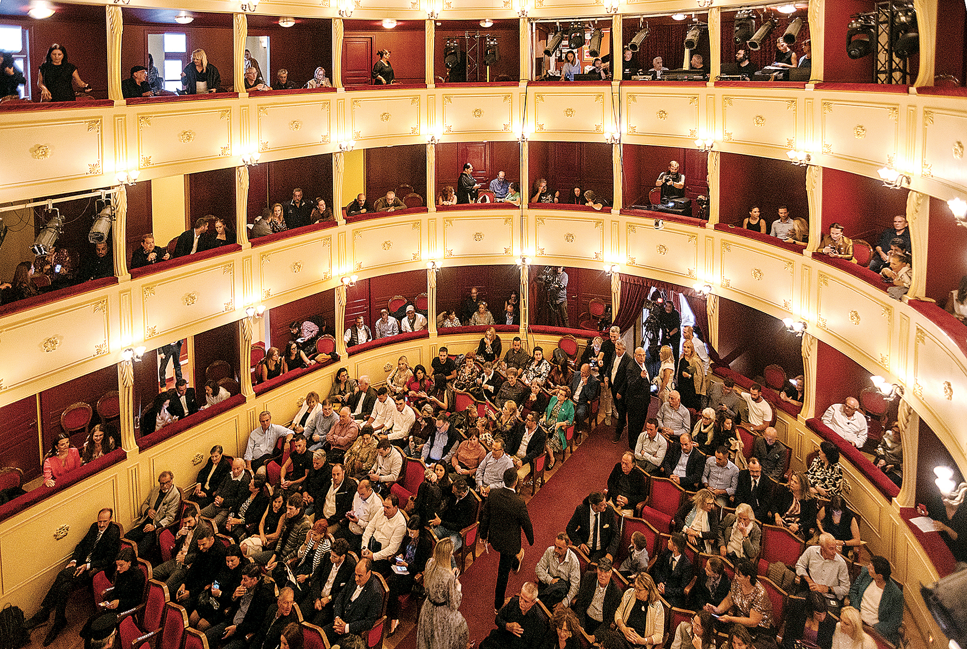 Οι φάροι της κυκλαδικής ζωής-2