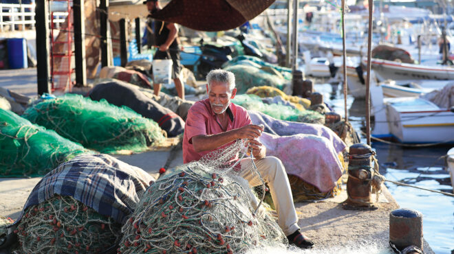 μέση-ανατολή-οι-ηπα-εμβαθύνουν-την-εμπ-563269825