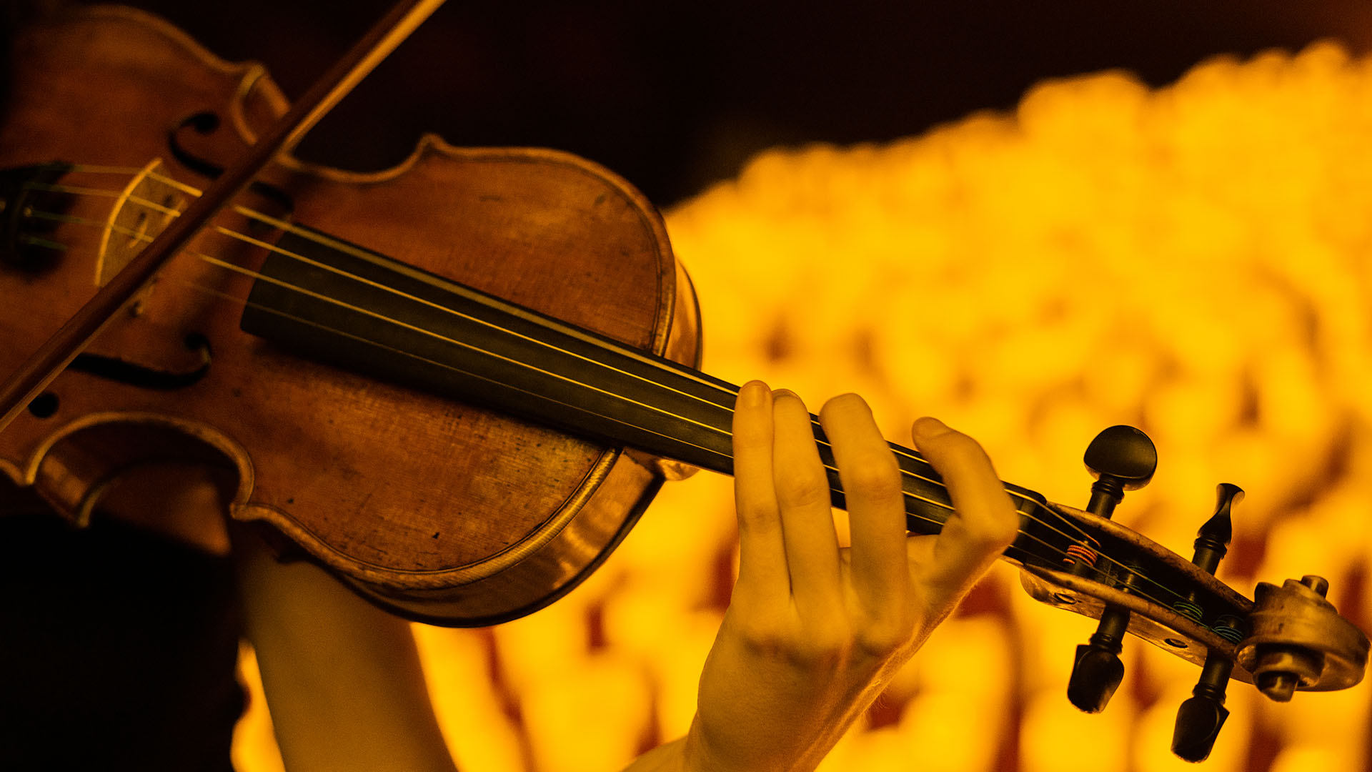 Κοντσέρτο στην Παλαιά Βουλή υπό το φως εκατοντάδων κεριών-4