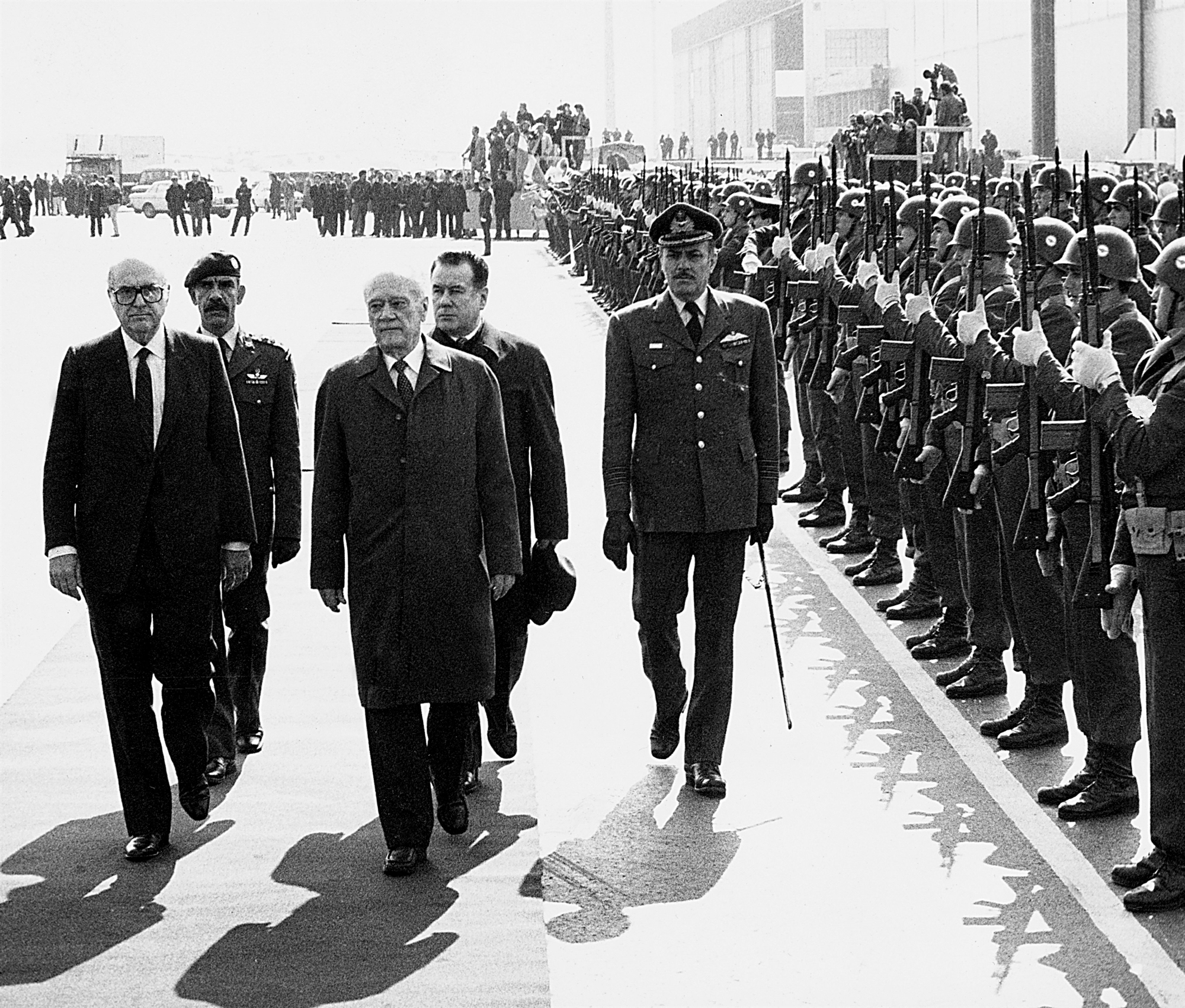 Επιχείρηση προσέγγισης με τη Μόσχα-1