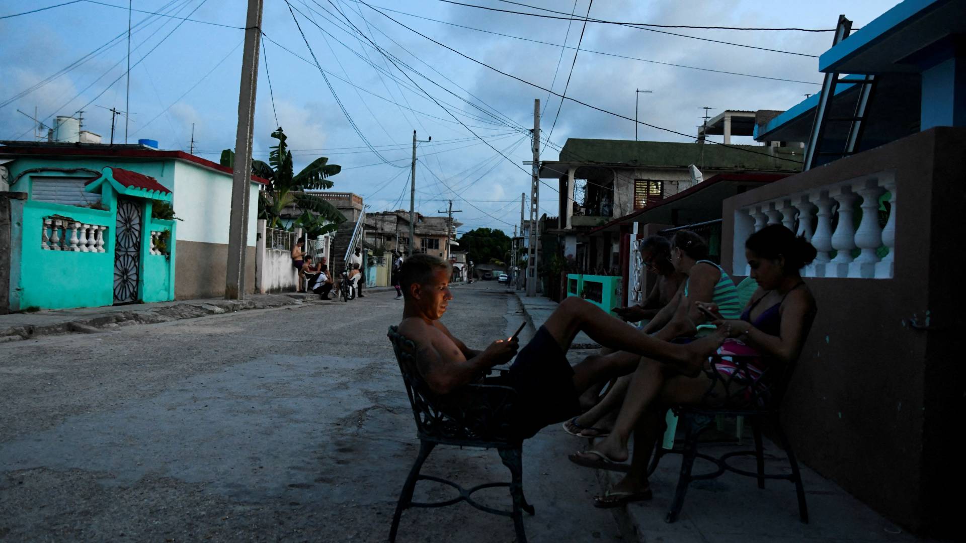 Μπλακ άουτ σε όλη την Κούβα: Κατέρρευσε το δίκτυο ηλεκτροπαραγωγής-1