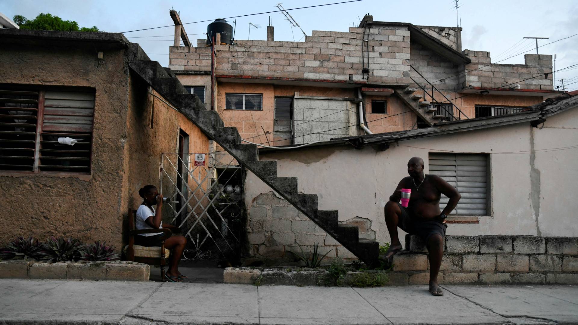 Μπλακ άουτ σε όλη την Κούβα: Κατέρρευσε το δίκτυο ηλεκτροπαραγωγής-2