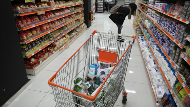 υψηλοί-στην-ελλάδα-οι-φόροι-κατανάλωσ-563282368