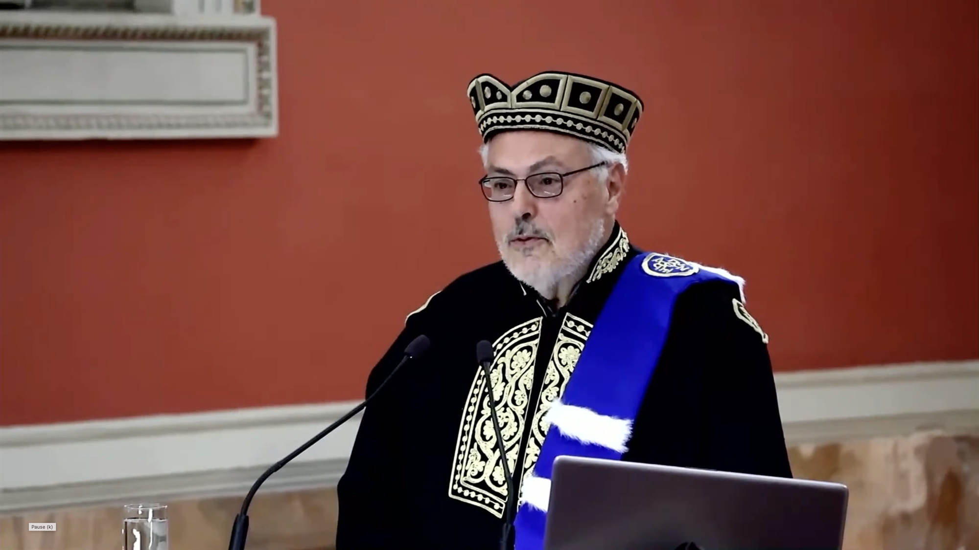 Γιώργος Τσεμπελής στην «Κ»: Μας κοστίζει το κλειδωμένο και φλύαρο Σύνταγμα-1