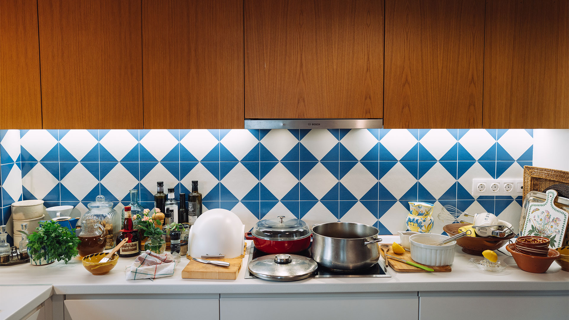 Η συγγραφέας Εύα Μαθιουδάκη μάς έστρωσε κρητικό τραπέζι, φιλόξενο και… φιλολογικό-1