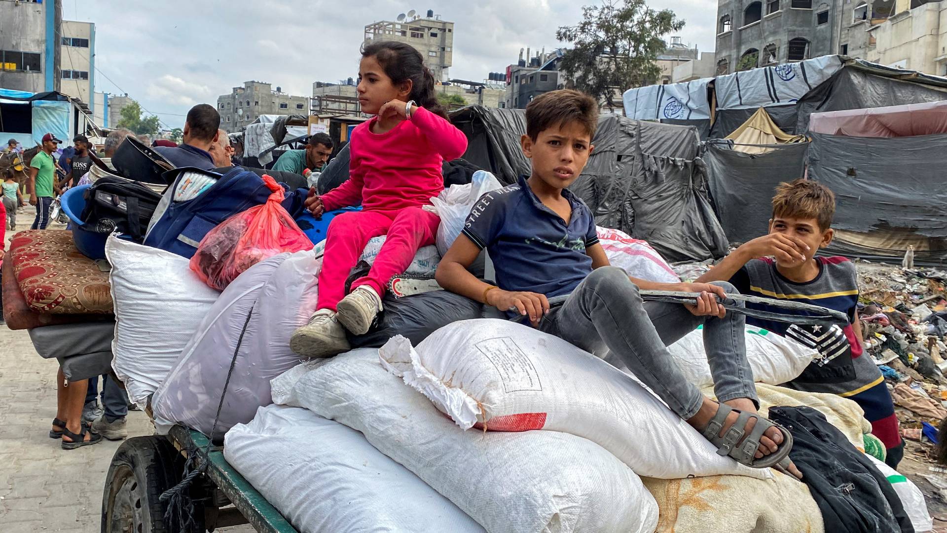 Γάζα: Τουλάχιστον 24 νεκροί από βομβαρδισμό σε τέμενος και σχολείο – Επιχειρήσεις στην Τζαμπάλια-3