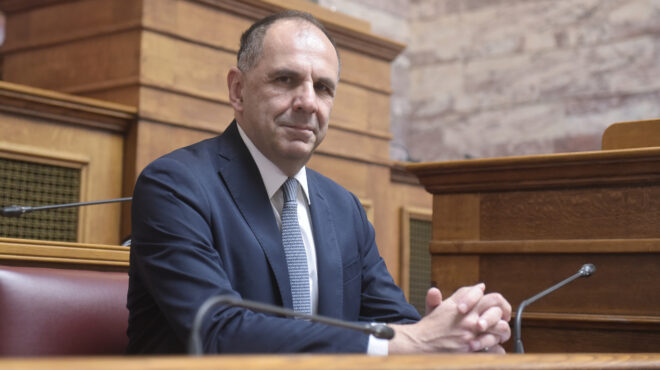 στο-λουξεμβούργο-για-το-συμβούλιο-εξω-563270416