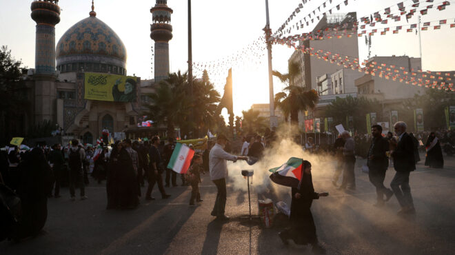 μέση-ανατολή-οι-ηπα-εμβαθύνουν-την-εμπ-563266849