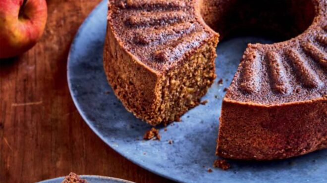 κέικ-με-φρούτα-24-συνταγές-ζουμερές-και-563258056