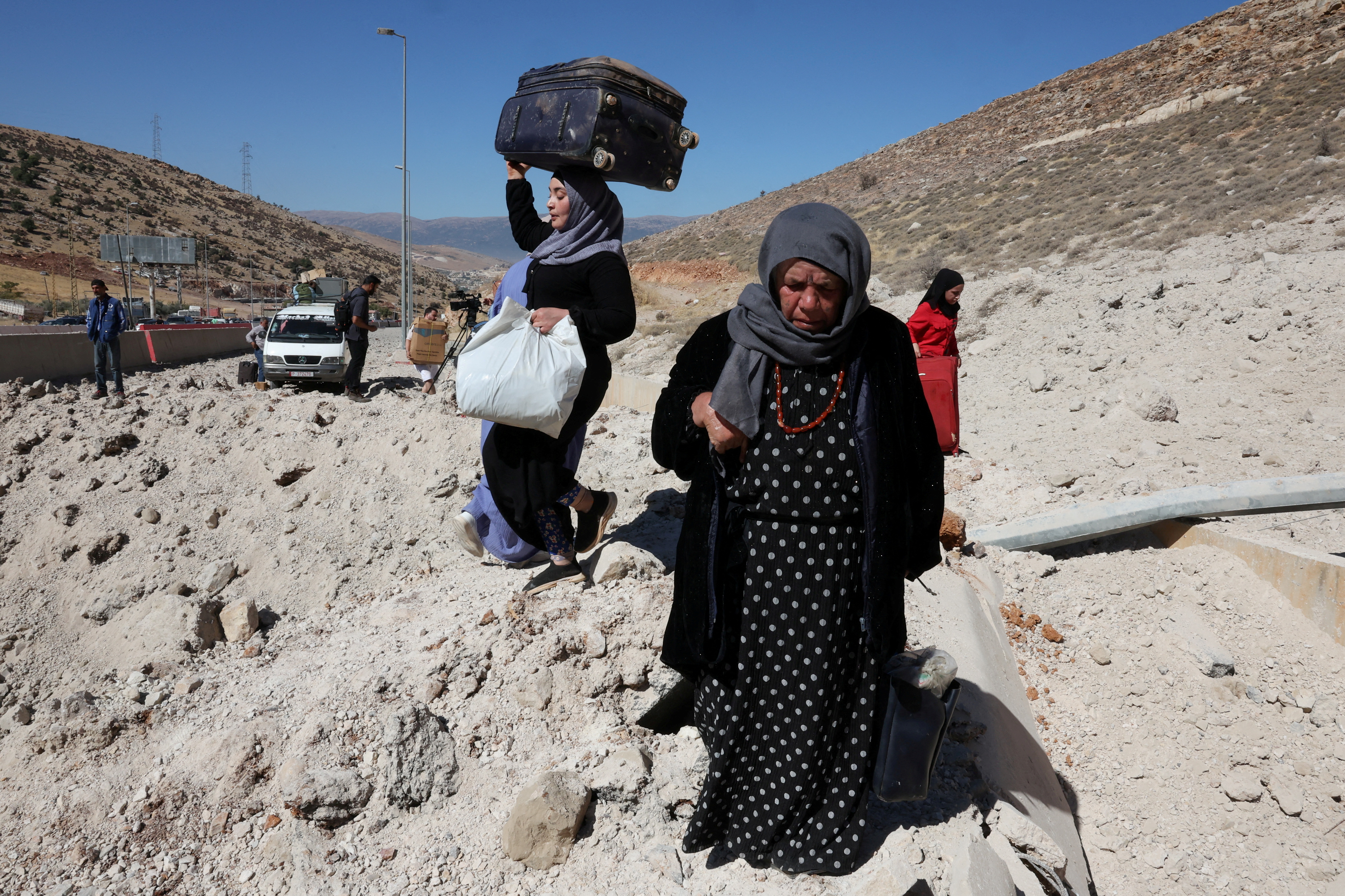 Το Ισραήλ σφυροκοπά Γάζα και Βηρυτό, κατά τη μαύρη επέτειο της 7ης Οκτωβρίου-4