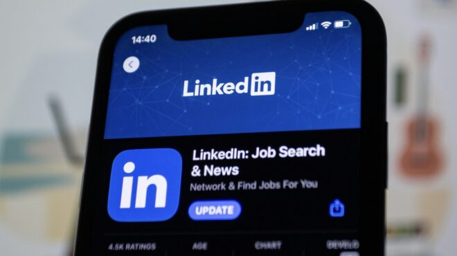 ιρλανδία-πρόστιμο-310-εκατ-ευρώ-στο-linkedin-για-563289322