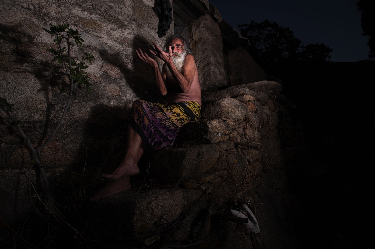 «Είδε τόσο αίμα που τυφλώθηκε»: Ανθρωπογραφίες ενός Αιγαίου που χάνεται-4