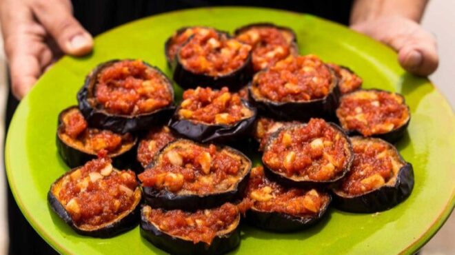 μελιτζάνες-τηγανητές-με-σάλτσα-ντομά-563281720