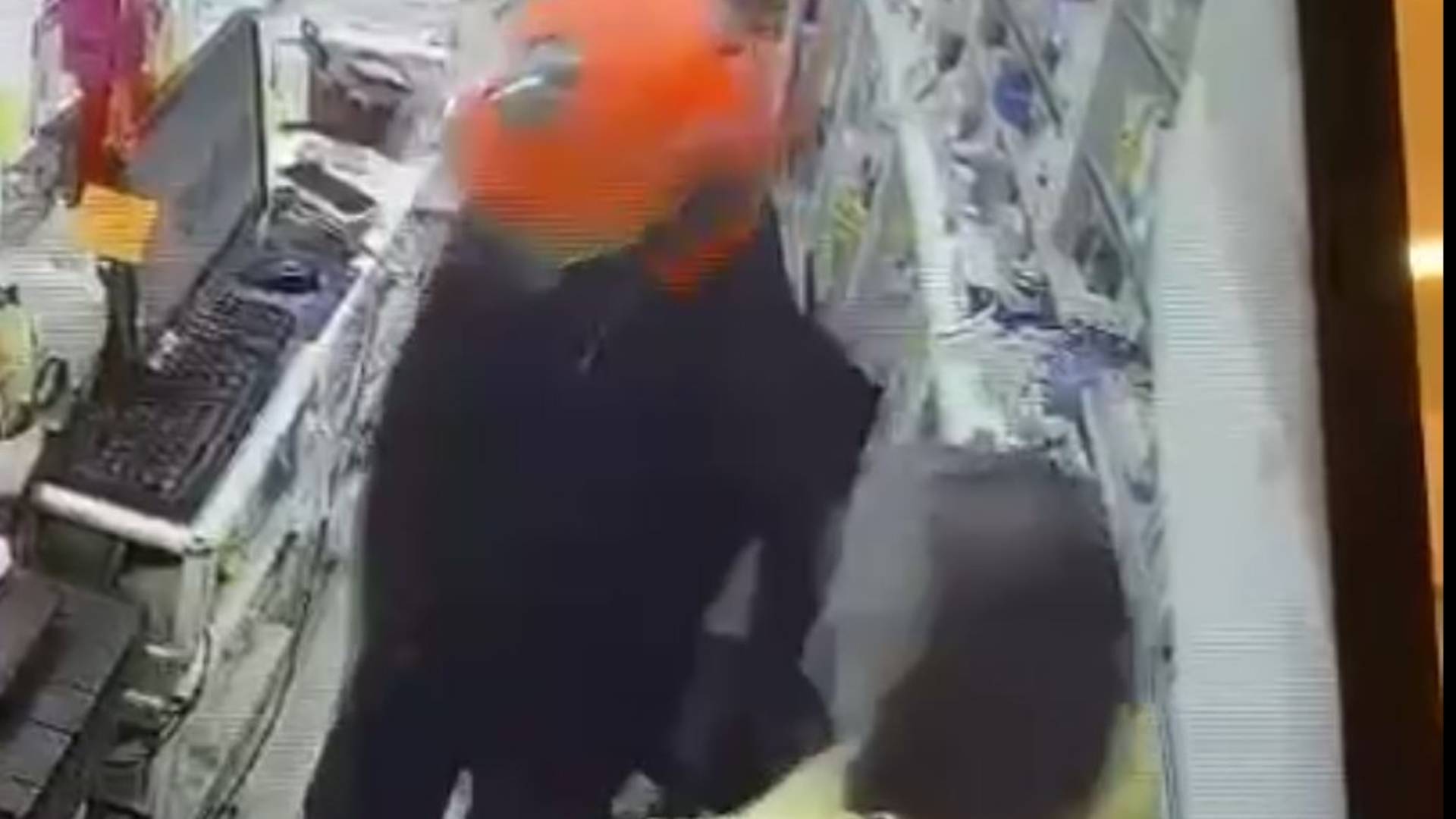 Καρέ καρέ η δράση 44χρονου που «χτυπούσε» φαρμακεία και ξενοδοχεία-2