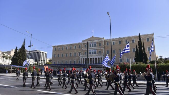 πώς-αμείβεται-η-αργία-της-28ης-οκτωβρίου-563287021