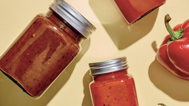 σάλτσα-πιπεριάς-φλωρίνης-με-γαρίφαλο-563299114