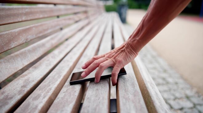 τι-να-κάνετε-εάν-σας-κλέψουν-το-κινητό-563271832