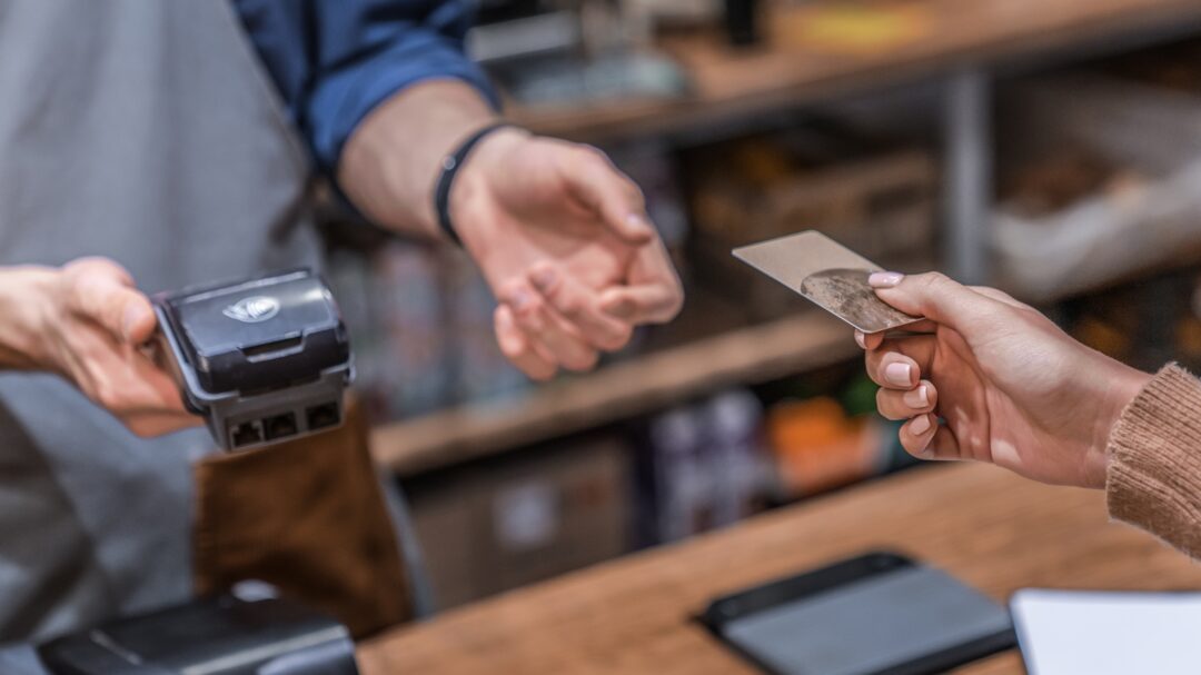 φόρος-στα-φιλοδωρήματα-πώς-θα-εφαρμοσ-563275156