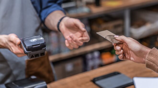 φόρος-στα-φιλοδωρήματα-πώς-θα-εφαρμοσ-563275156