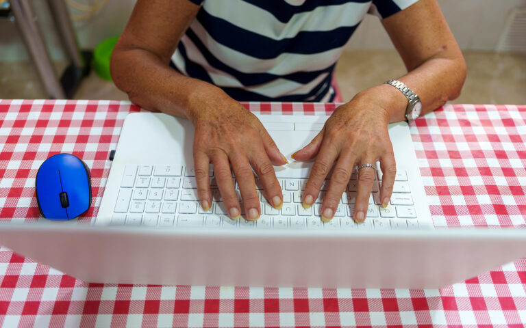 «Παιδί μου, έχω πρόβλημα με το ίντερνετ, μπορείς να με βοηθήσεις;»-2
