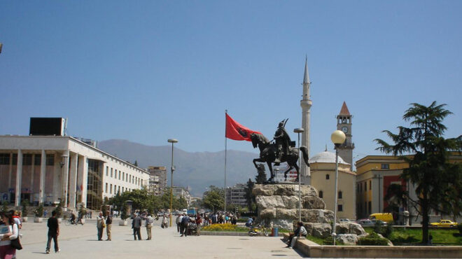 με-δώρα-στα-τίρανα-ο-ερντογάν-563257375