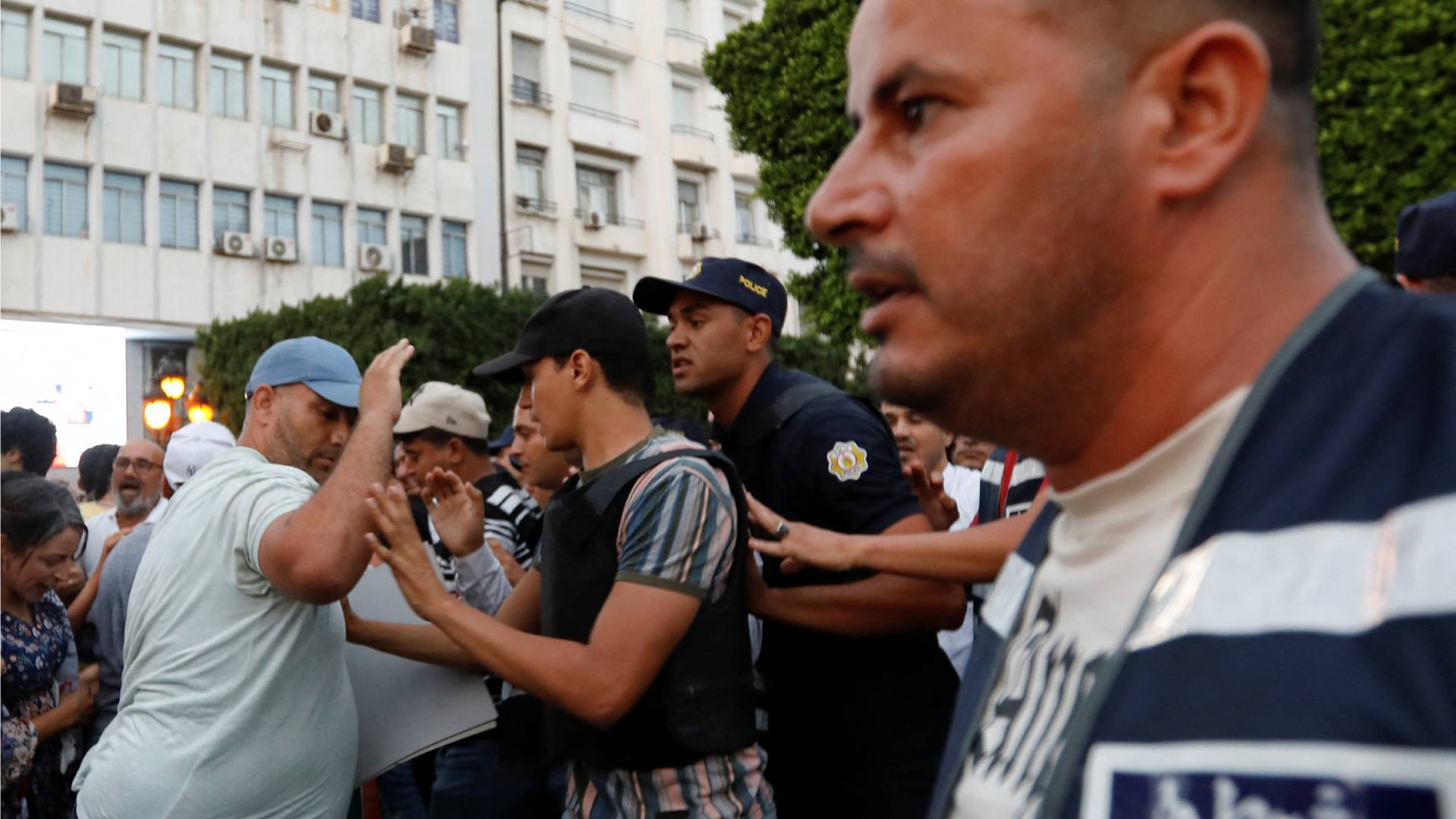 Τυνησία: Διαδηλώσεις κατά του προέδρου Σαγέντ δύο μέρες πριν τις προεδρικές εκλογές-1