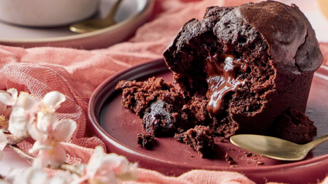 σοκολατένια-lava-cakes-vegan-563271211