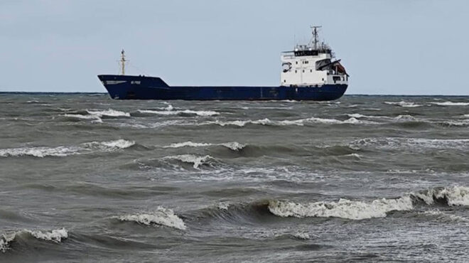 φορτηγό-πλοίο-προσάραξε-στο-αντίρριο-563334115