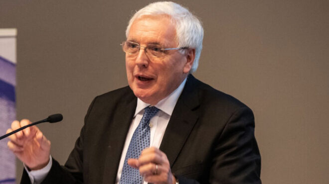 τζέιμι-σέι-στην-κ-τους-επόμενους-δύο-563330536