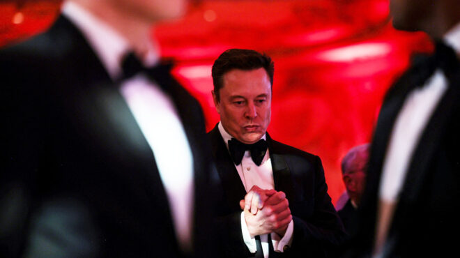 η-μεγάλη-έξοδος-από-την-πλατφόρμα-χ-563327500