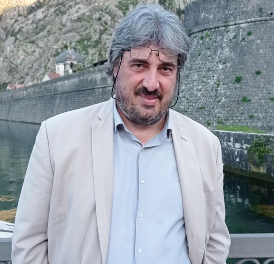 Η σύνθετη μικρασιατική ιστορία στα αμφιθέατρα-1