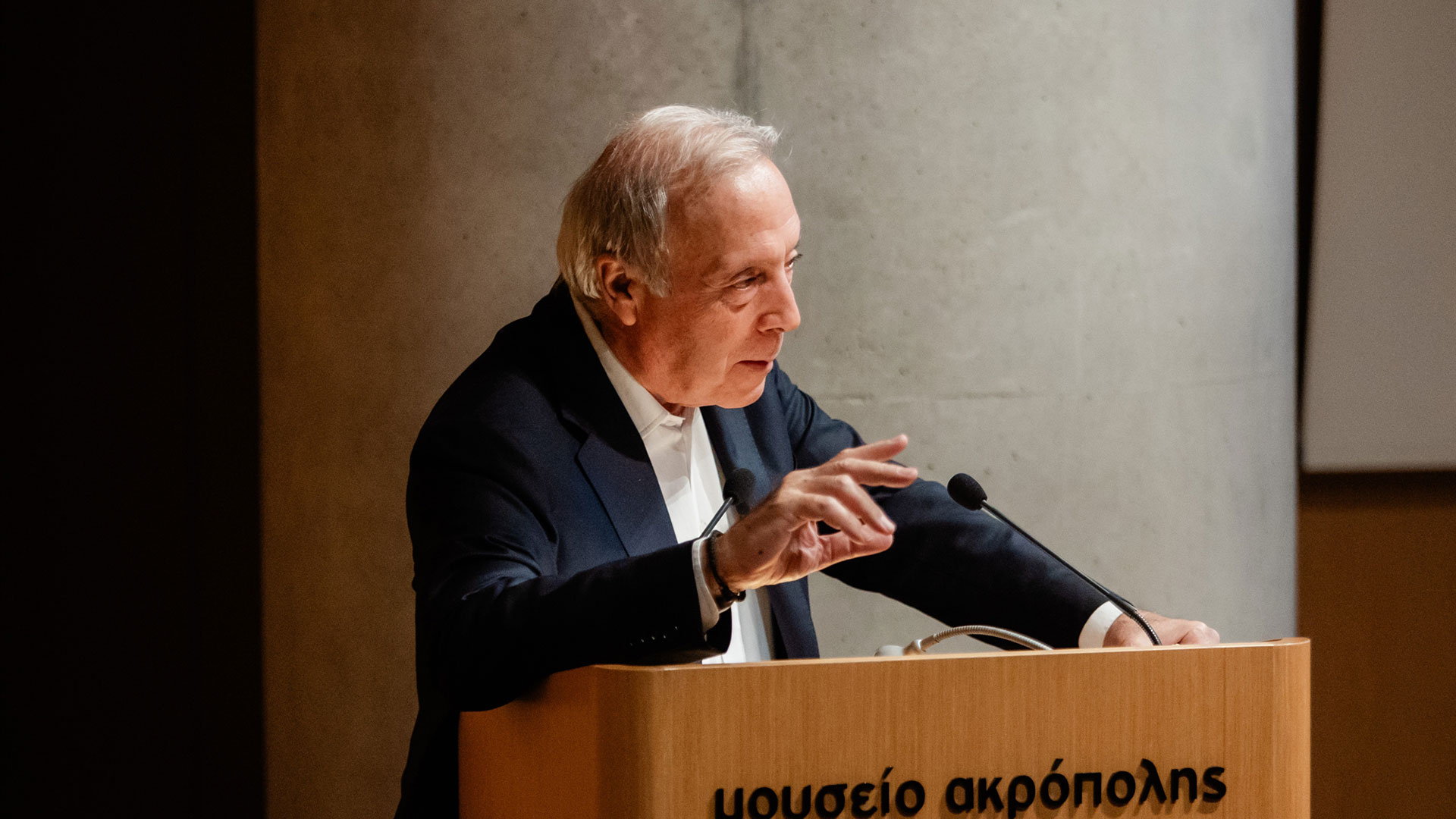 «Εφιππη Ψυχή», η νέα ποιητική συλλογή του Βαγγέλη Χρόνη-3