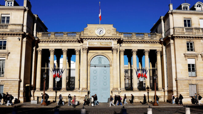 σε-περιδίνηση-η-αγορά-ομολόγων-της-γαλ-563350135