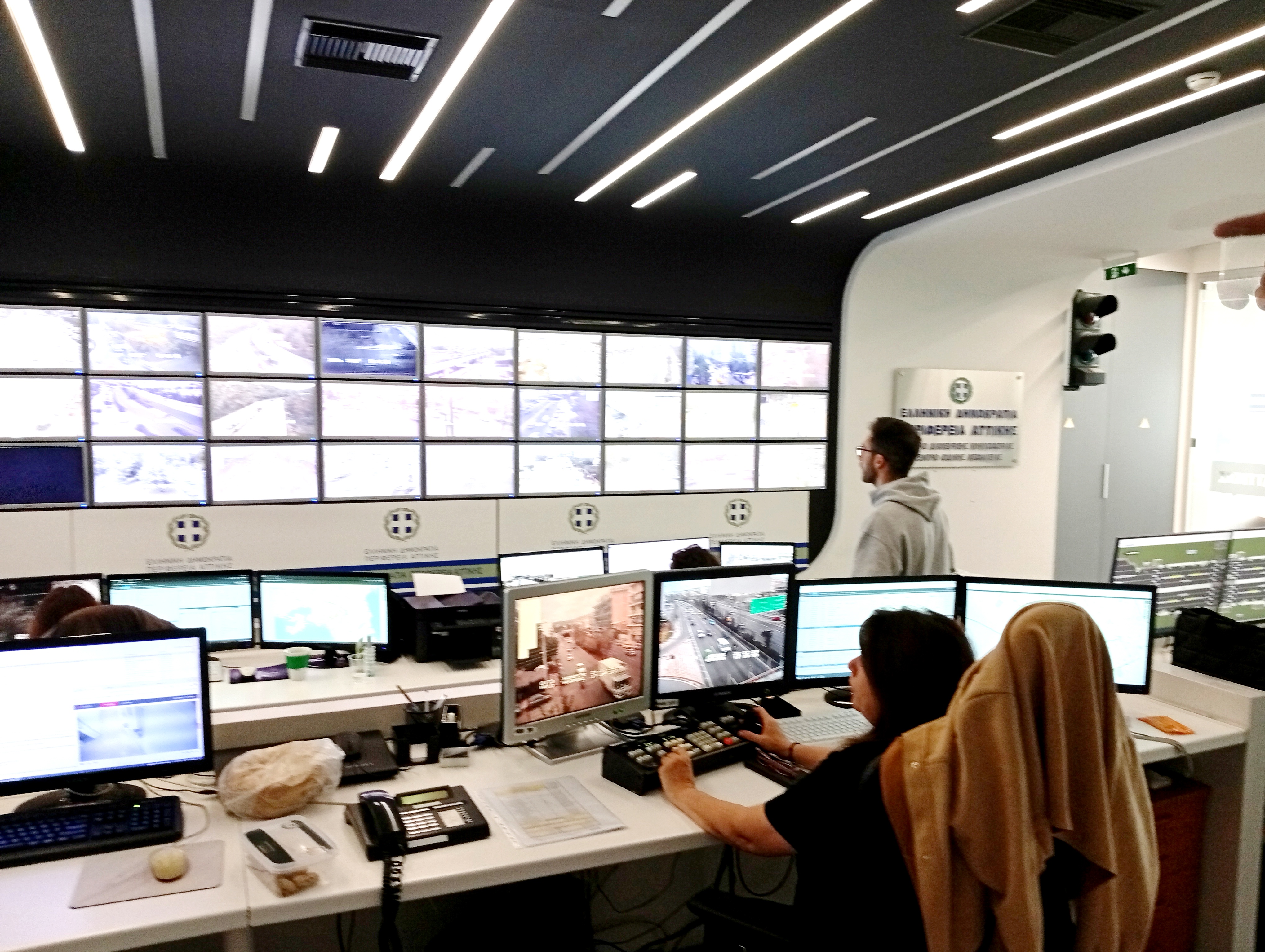 Τι βλέπουν κάθε μέρα 228 κάμερες στους δρόμους της Αθήνας-1