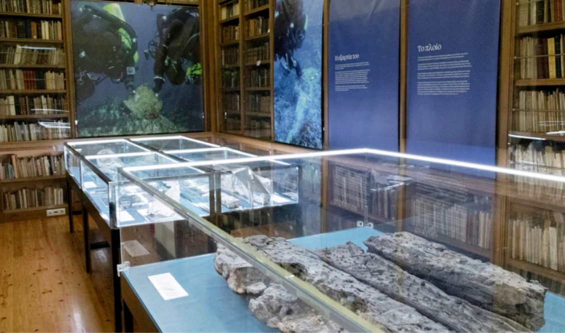 Λαμπρά εγκαίνια της έκθεσης για τα Αντικύθηρα στην Ιστορική Βιβλιοθήκη Λασκαρίδη-4